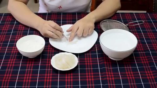 Làm sạch tổ yến sào